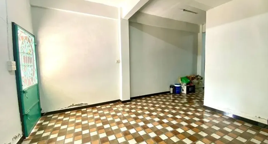 For rent 9 bedrooms townhouse in Bang Khae, Bangkok