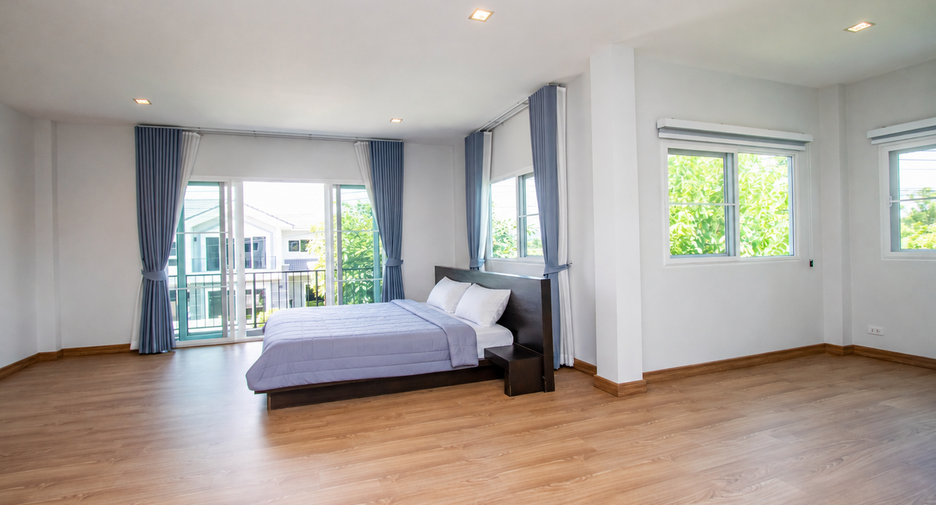 For sale 5 bedrooms house in Doi Saket, Chiang Mai