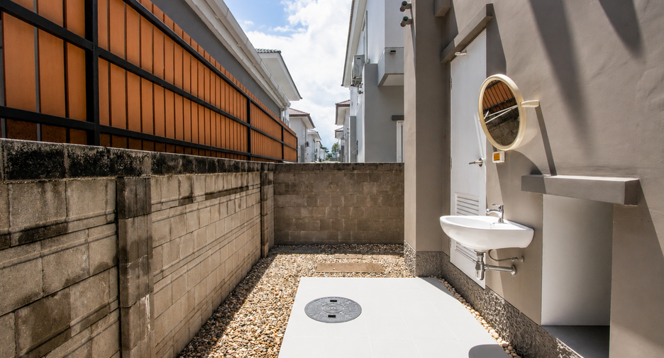 For sale 5 bedrooms house in Doi Saket, Chiang Mai