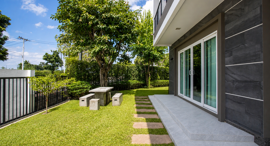For sale 5 bedrooms house in Doi Saket, Chiang Mai