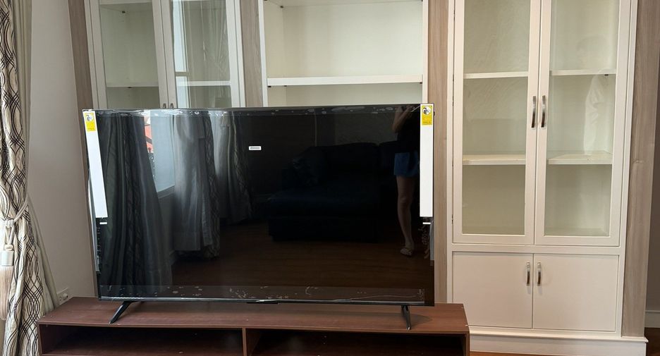 À vendre et à louer 4 chambres maison de ville à Watthana, Bangkok