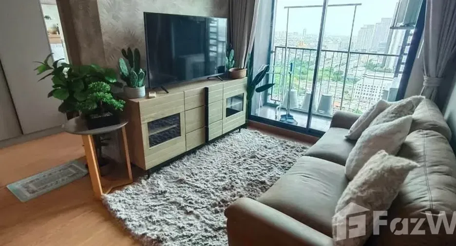 For rent 2 bedrooms condo in Phra Khanong, Bangkok