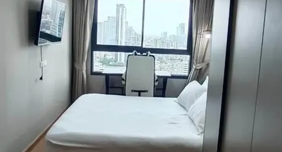 For rent 2 bedrooms condo in Phra Khanong, Bangkok