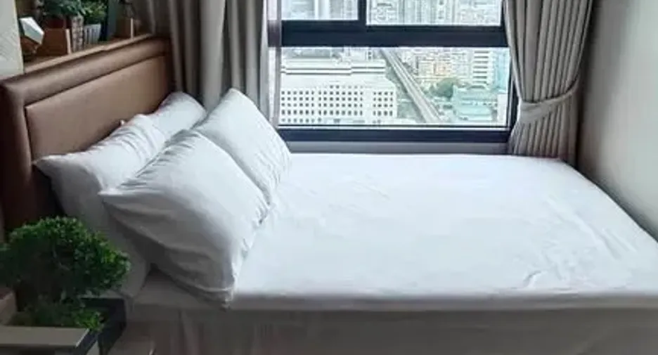 For rent 2 bedrooms condo in Phra Khanong, Bangkok