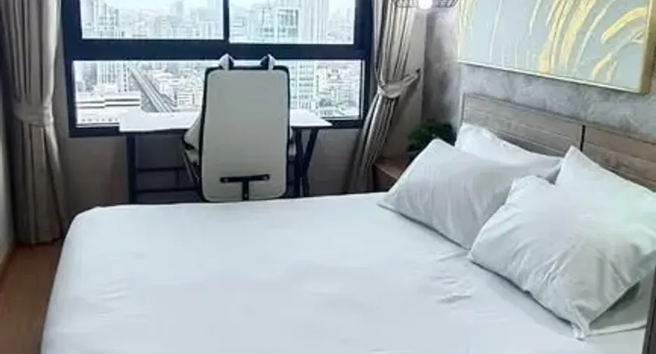 For rent 2 bedrooms condo in Phra Khanong, Bangkok