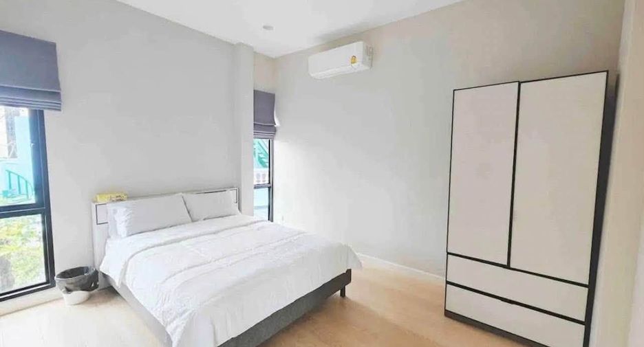 For rent 7 bedrooms house in Phaya Thai, Bangkok