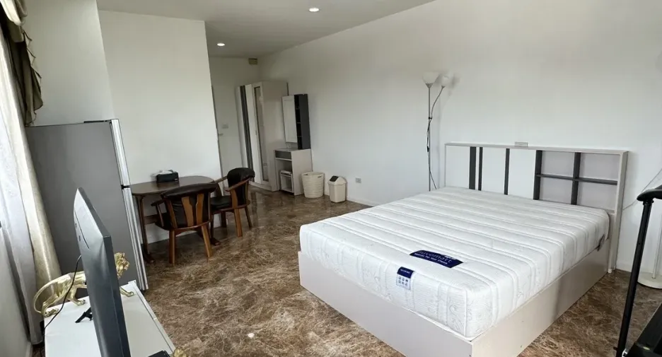 For sale studio condo in Saraphi, Chiang Mai