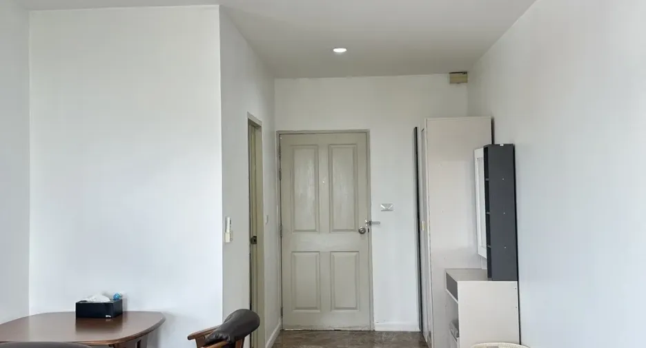 For sale studio condo in Saraphi, Chiang Mai
