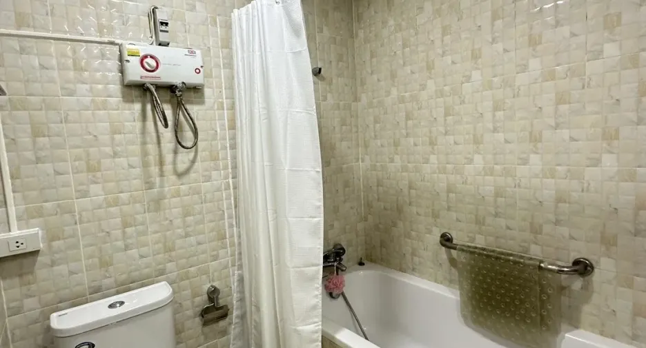 For sale studio condo in Saraphi, Chiang Mai