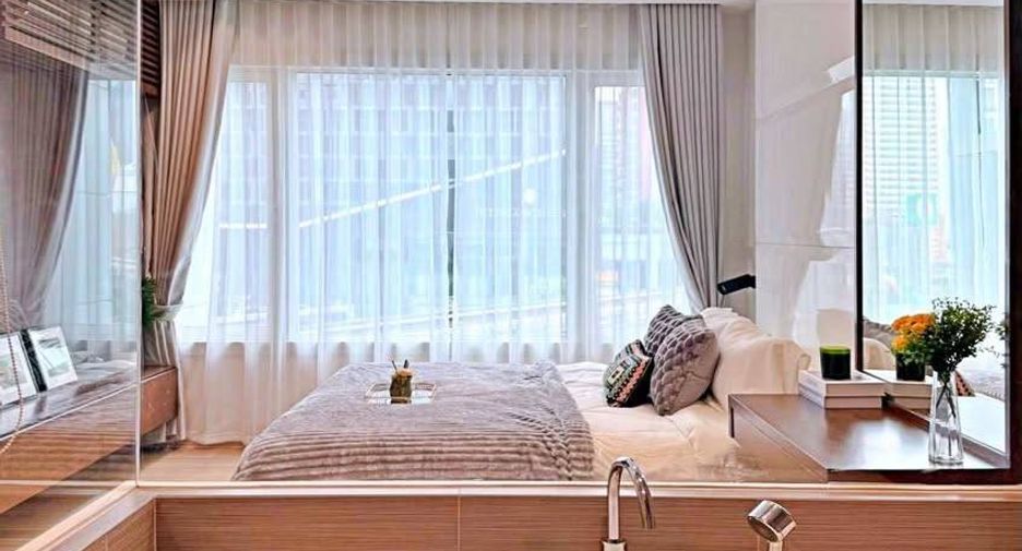 For sale 2 bedrooms condo in Khlong Toei, Bangkok