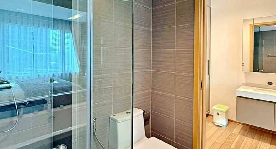 For sale 2 bedrooms condo in Khlong Toei, Bangkok