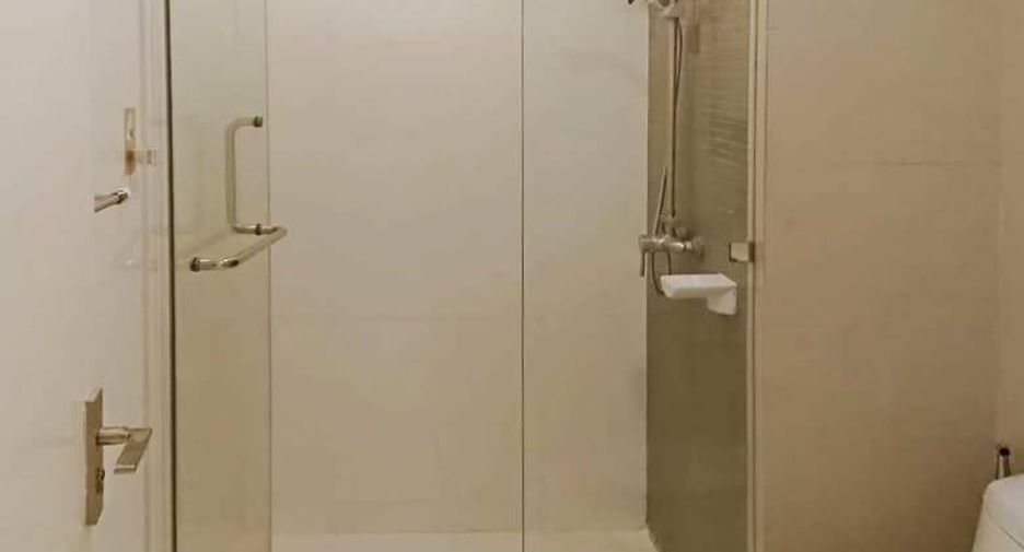 For sale 3 bedrooms condo in Khlong Toei, Bangkok