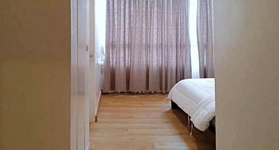 For sale 3 bedrooms condo in Khlong Toei, Bangkok