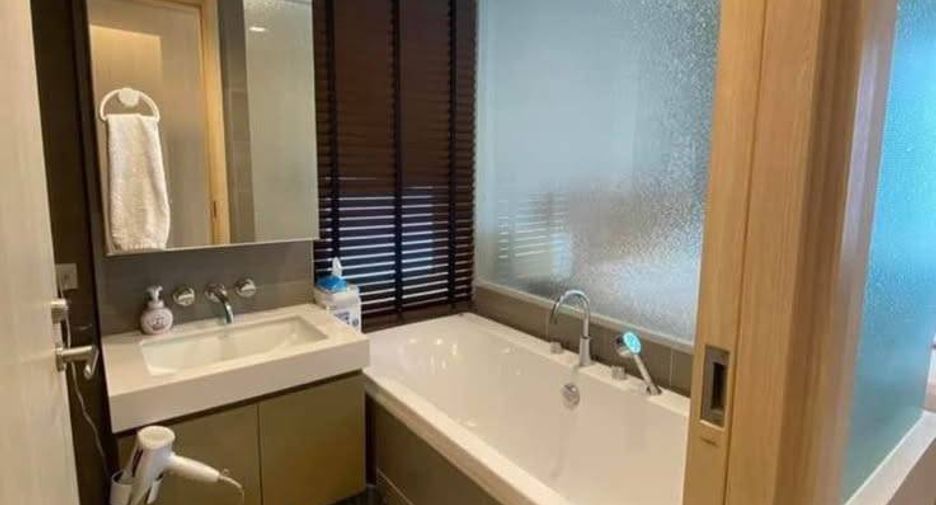 For sale 2 bedrooms condo in Khlong Toei, Bangkok