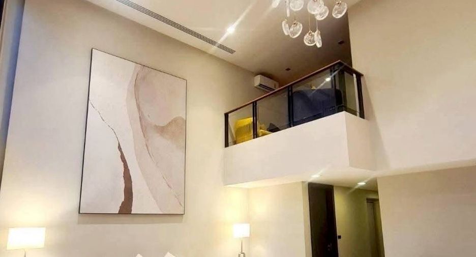 For sale 4 bedrooms townhouse in Watthana, Bangkok