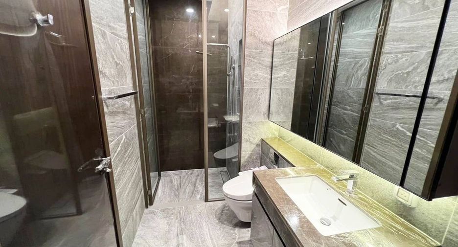 For sale 1 bed condo in Khlong Toei, Bangkok