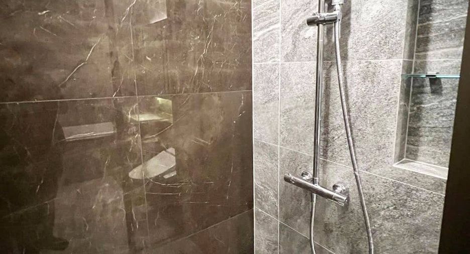 For sale 1 bed condo in Khlong Toei, Bangkok