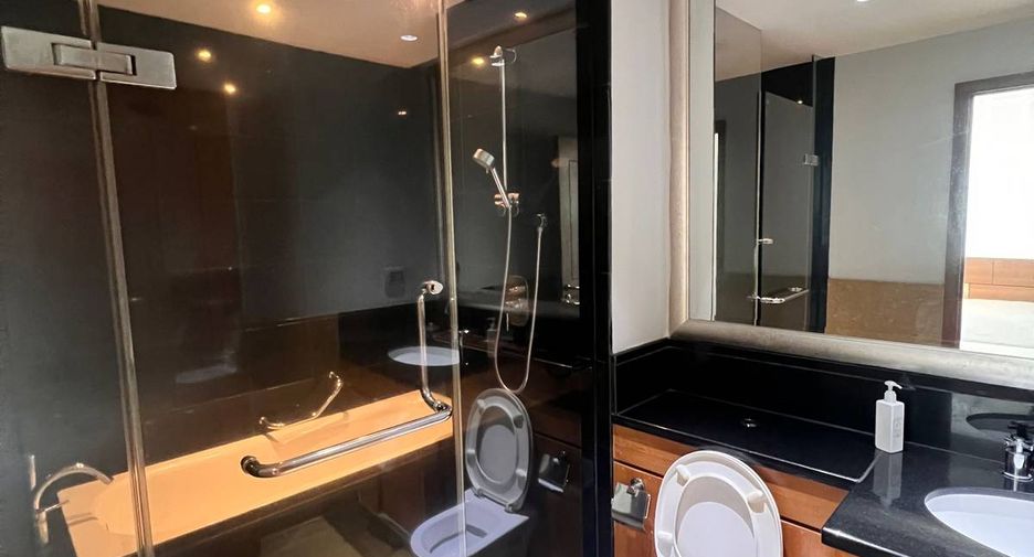 Condo en alquiler de 2 habitaciones en Sathon, Bangkok