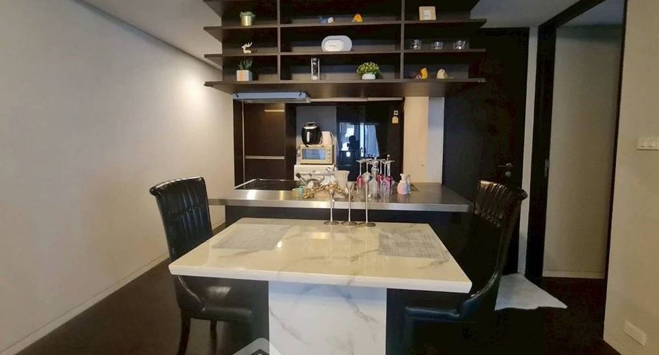 For rent 2 bedrooms condo in Watthana, Bangkok