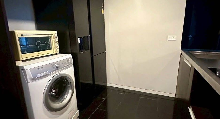 For rent 2 bedrooms condo in Watthana, Bangkok