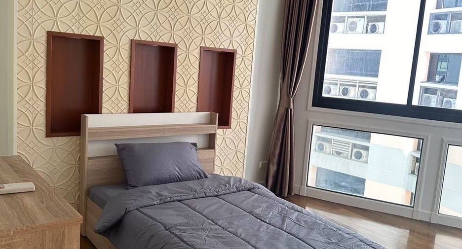 For rent 3 bedrooms condo in Khlong Toei, Bangkok