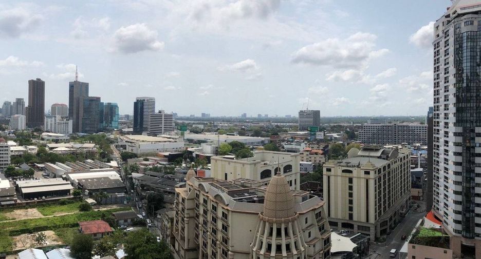 For rent 2 bedrooms condo in Khlong Toei, Bangkok