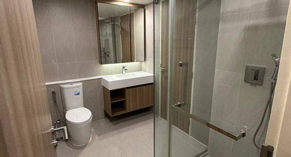 For rent 2 bedrooms condo in Pathum Wan, Bangkok