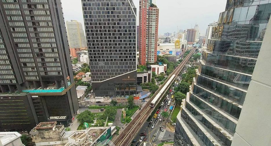 For rent 2 bedrooms condo in Khlong Toei, Bangkok