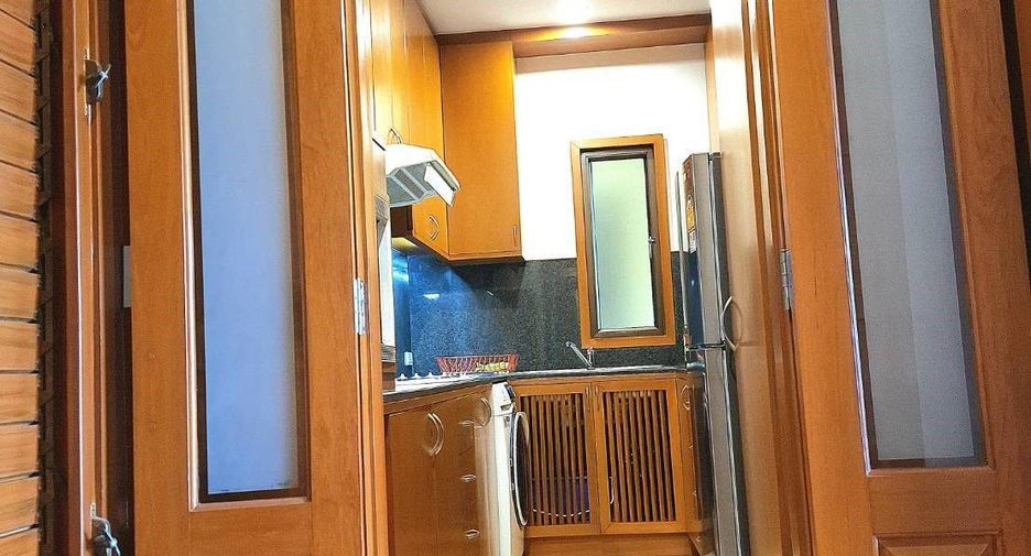 For rent 1 bed condo in Khlong San, Bangkok