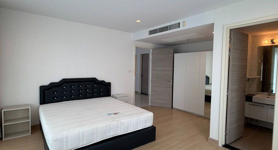 Wohnung zur Miete mit 3 Zimmer in Yan Nawa, Bangkok