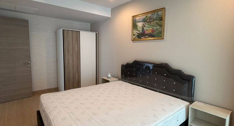 Wohnung zur Miete mit 3 Zimmer in Yan Nawa, Bangkok