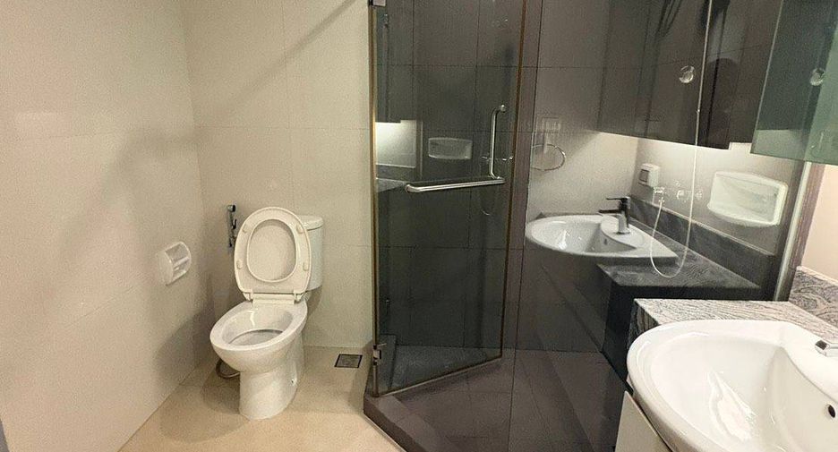 Condo en alquiler de 2 habitaciones en Bang Rak, Bangkok
