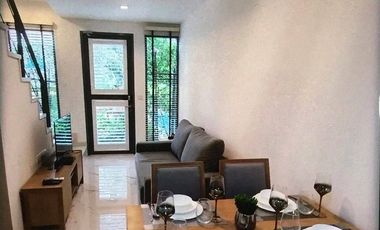 Condo en alquiler de 1 habitaciones en Phra Khanong, Bangkok