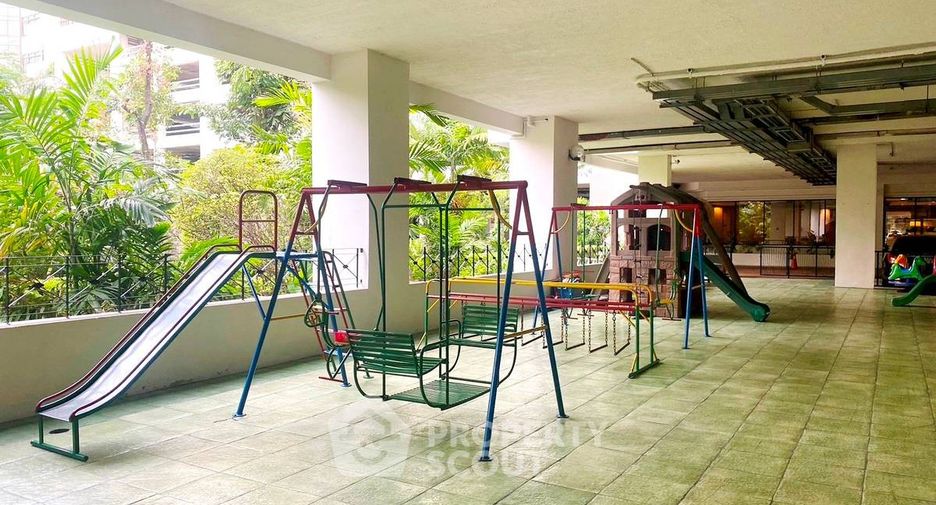 For rent 3 ベッドルーム condo in Watthana, Bangkok