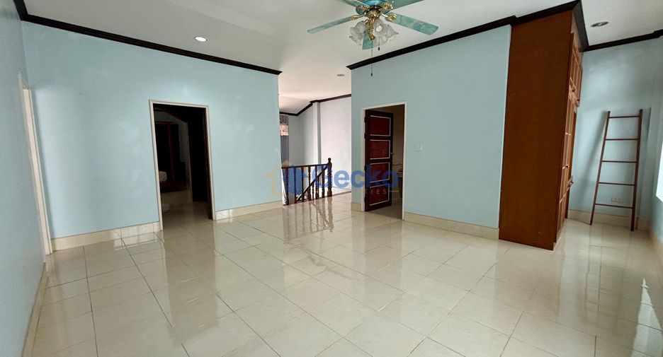 Haus zum Kauf mit 4 Zimmer in Bang Lamung, Chonburi