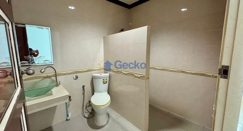 Haus zum Kauf mit 4 Zimmer in Bang Lamung, Chonburi