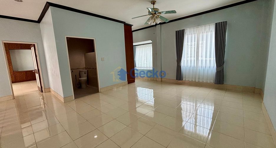 Haus zum Kauf mit 4 Zimmer in Bang Lamung, Chonburi