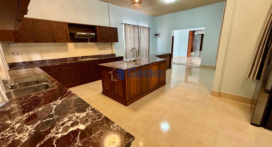 Haus zum Kauf mit 4 Zimmer in Bang Lamung, Chonburi