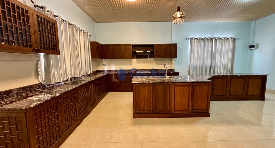 Haus zum Kauf mit 4 Zimmer in Bang Lamung, Chonburi