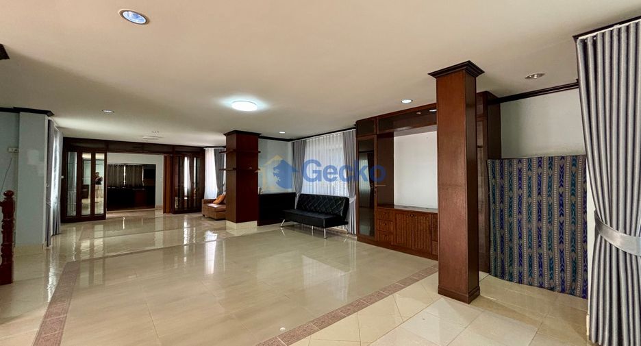 Haus zum Kauf mit 4 Zimmer in Bang Lamung, Chonburi