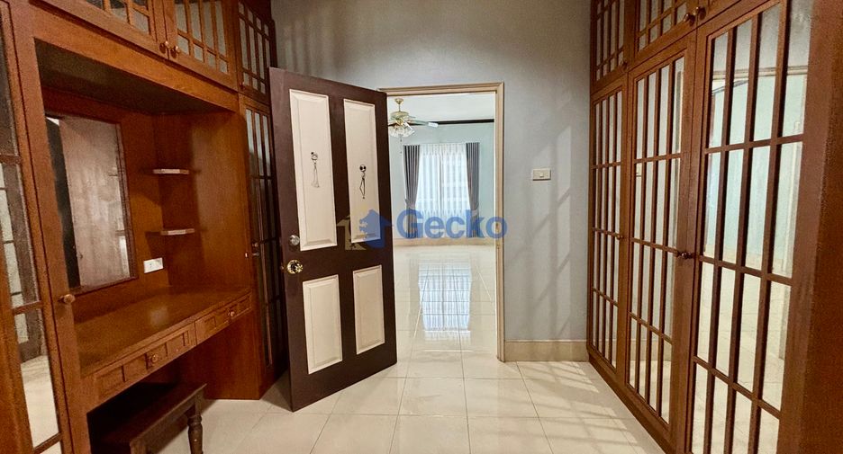 Haus zum Kauf mit 4 Zimmer in Bang Lamung, Chonburi
