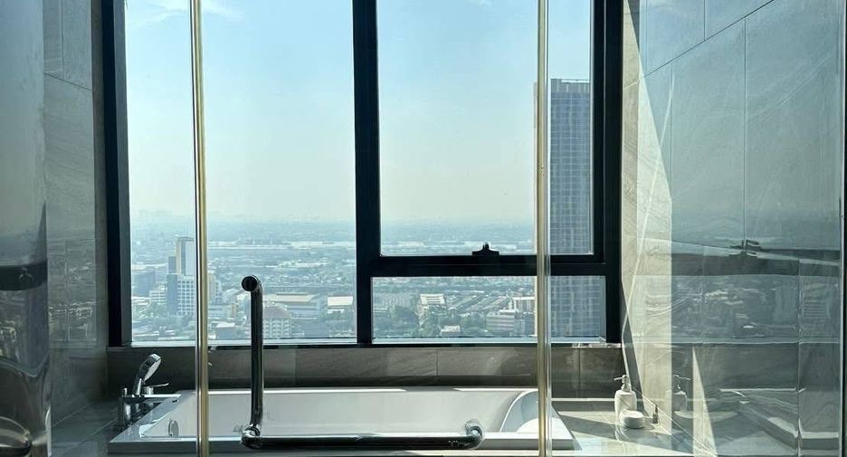 Condo en alquiler de 1 habitaciones en Khlong Toei, Bangkok