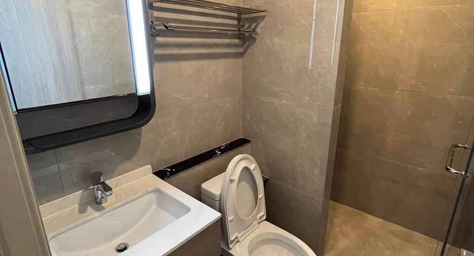 Condo en alquiler de 2 habitaciones en Huai Khwang, Bangkok