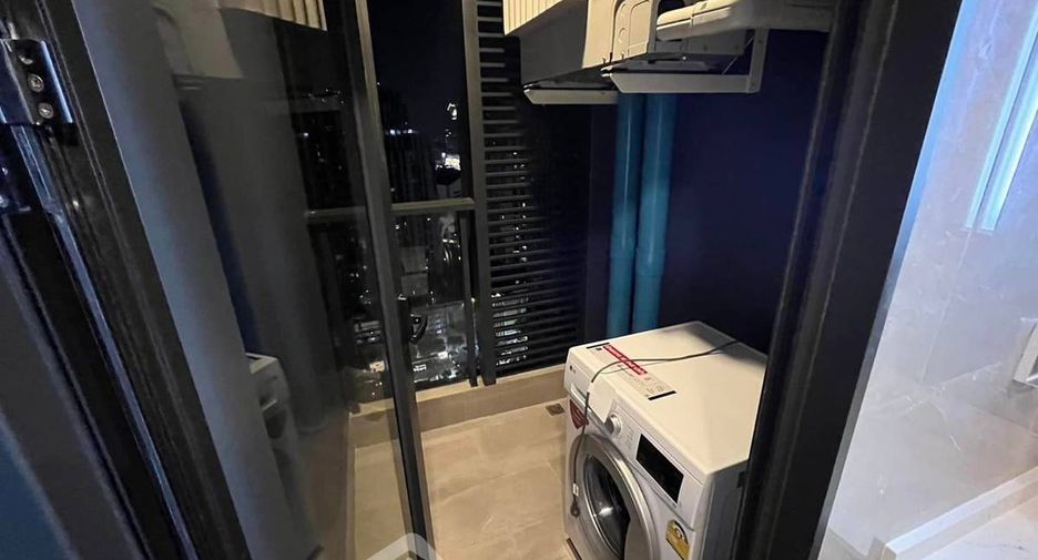 Condo en alquiler de 2 habitaciones en Huai Khwang, Bangkok