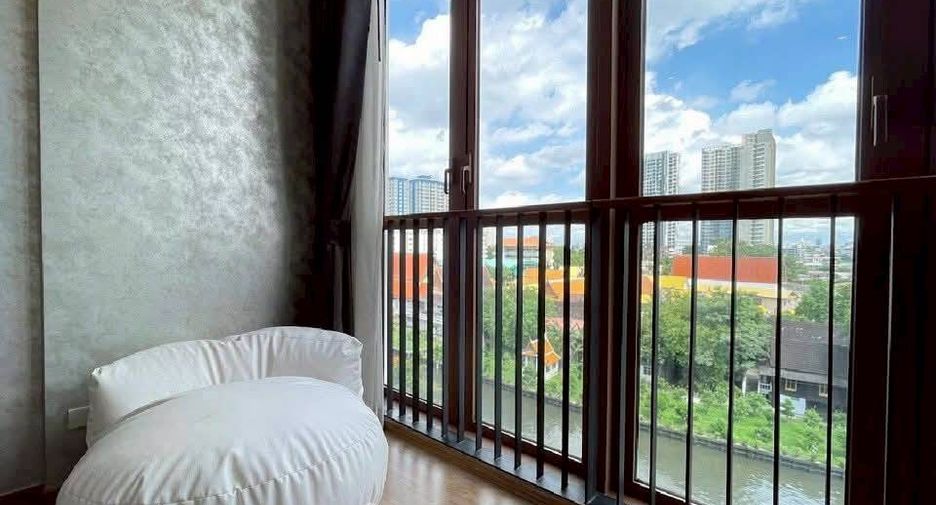 For rent 2 bedrooms condo in Watthana, Bangkok