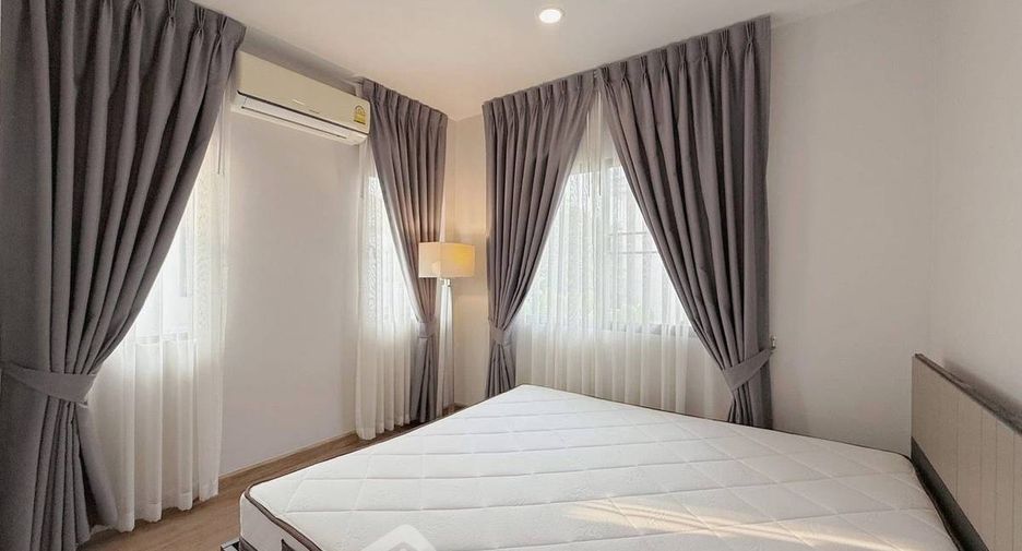 For rent 4 bedrooms house in Khlong Sam Wa, Bangkok
