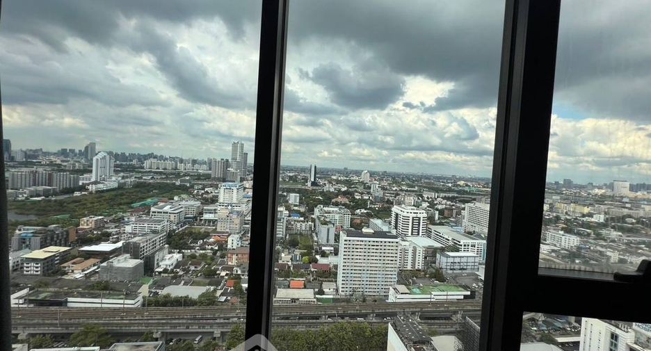 For rent 1 bed condo in Watthana, Bangkok