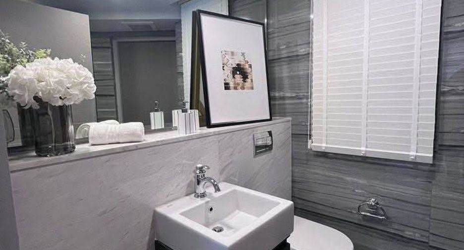 For rent 3 bedrooms condo in Watthana, Bangkok
