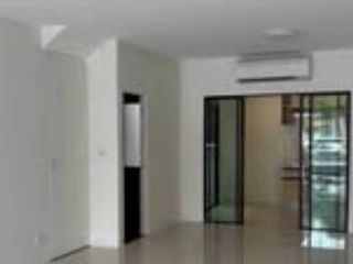 For rent 5 bedrooms townhouse in Suan Luang, Bangkok