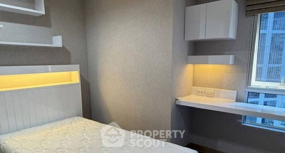 Wohnung zur Miete mit 3 Zimmer in Huai Khwang, Bangkok
